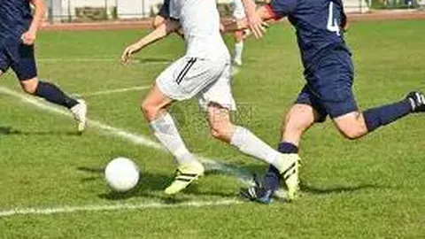 “曼联难题：低薪比例下难掩高薪低效，根源揭晓”